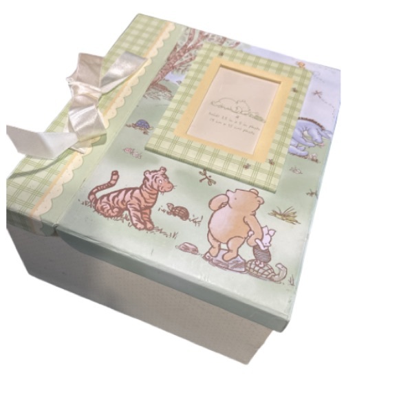 Disney Green and Cream Winnie the Pooh Keepsake Box - Picture 1 of 11
